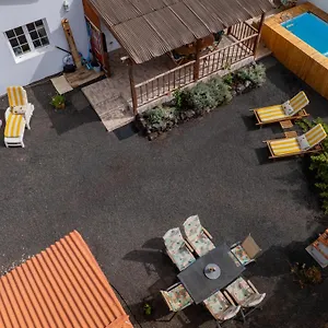 https://casa-amaya.in-canary-islands.com
