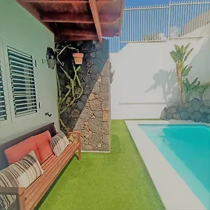 https://maras-house.in-canary-islands.com